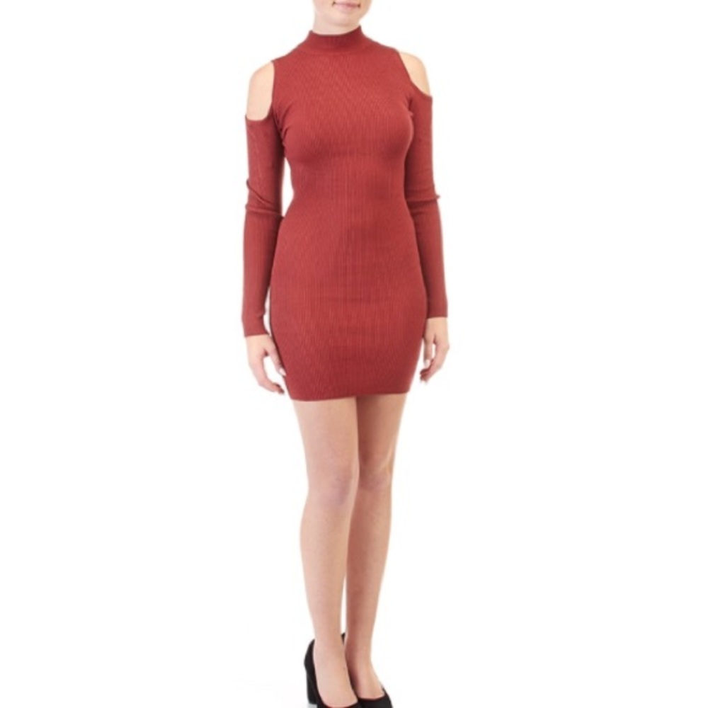 Ribbed Cold Shoulder bodycon dress